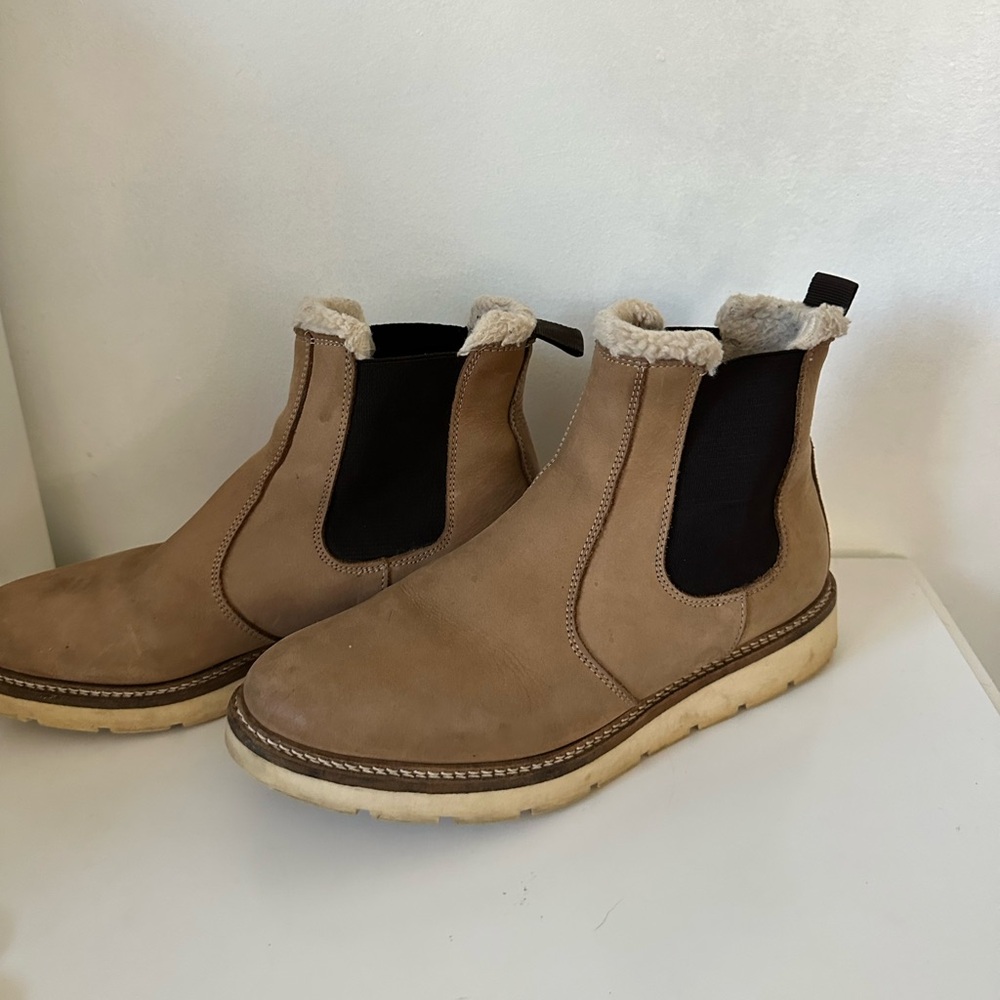 Women's Tan Chelsea Boots